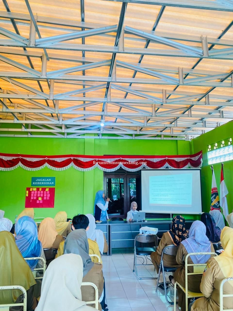 READ ALOUD PARA GURU BUAH DUA 