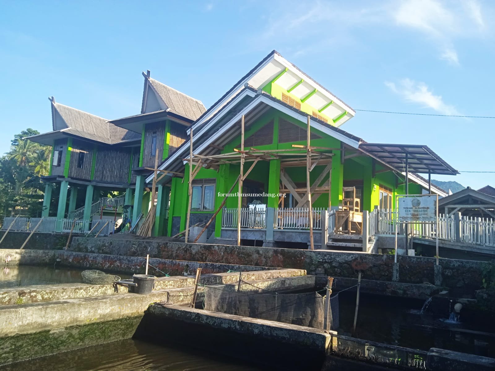 Tiga Siswa Angkat Peran TBM Al-Barokah dalam Karya Best Practice Literasi