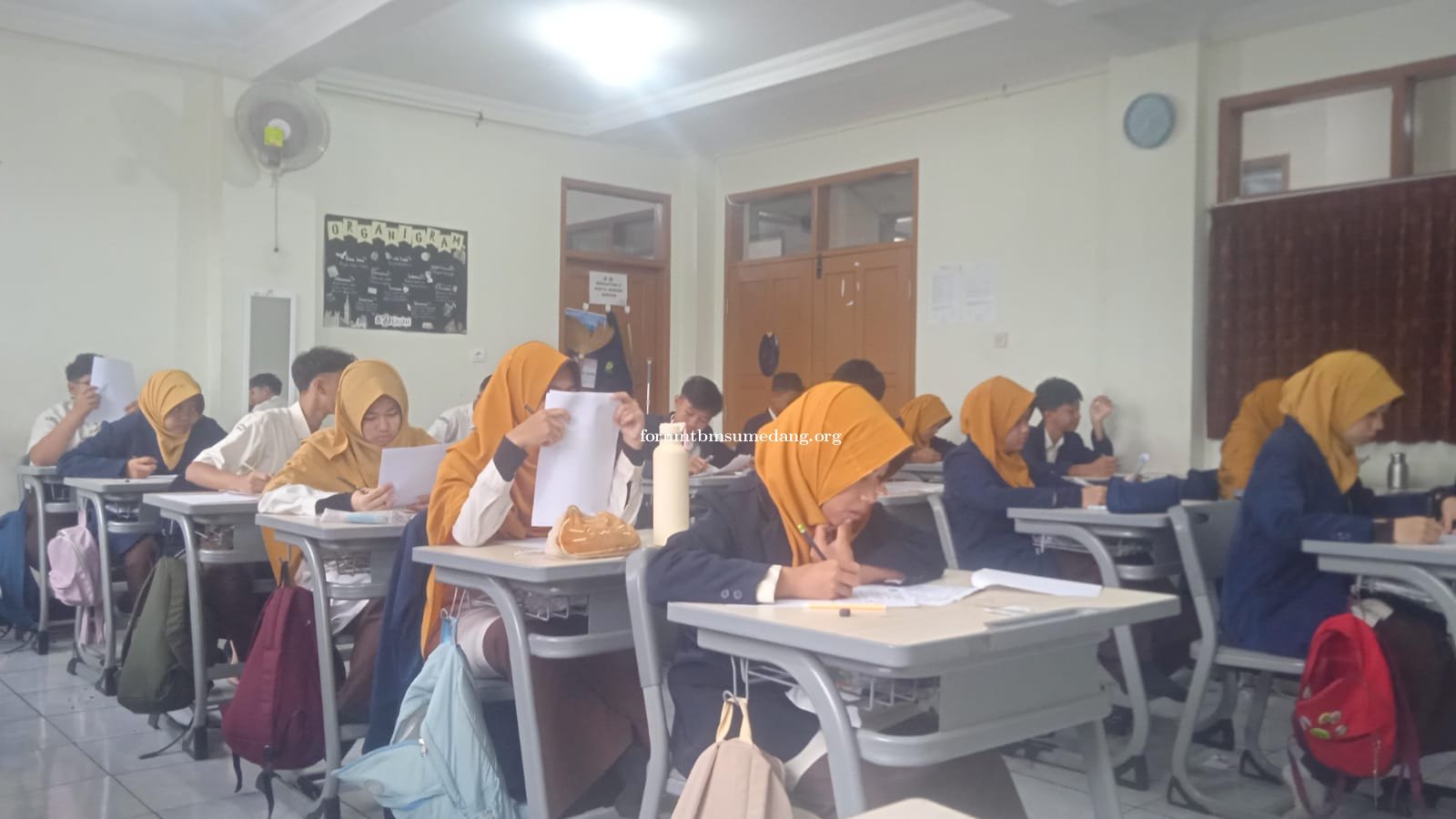 Hari Ketiga ASAT, Ujian Pendidikan Pancasila, Akidah Akhlak, dan Informatika di MTs Persis Sumedang 