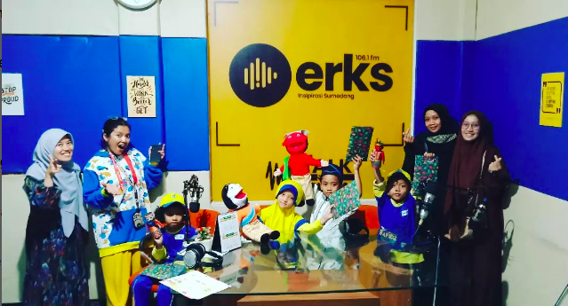 Mendongeng di Radio eRKS bersama Kak Elisa dan Adik-adik Kabupaten Sumedang